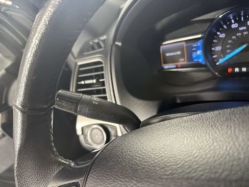 Used 2018 Ford Explorer XLT w/ Equipment Group 202A AWD/4WD image 16