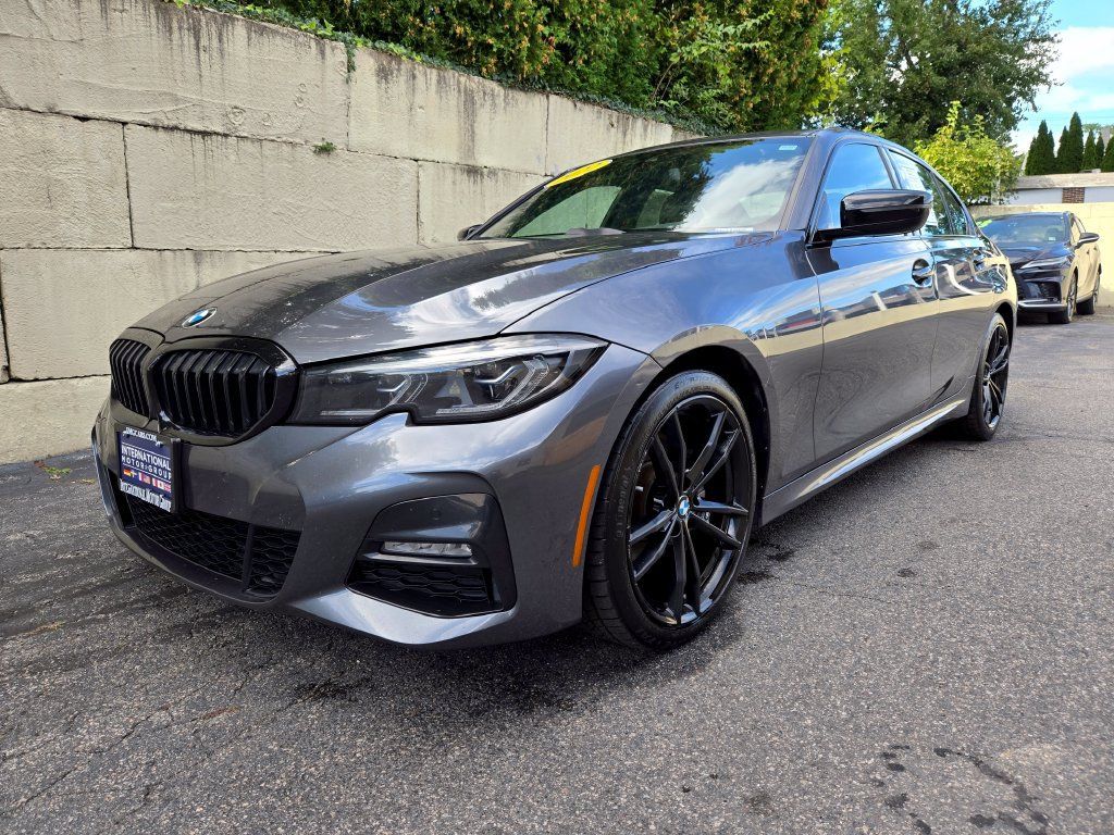 Used 2022 BMW 330i xDrive Sedan w/ M Sport Package AWD/4WD image 5
