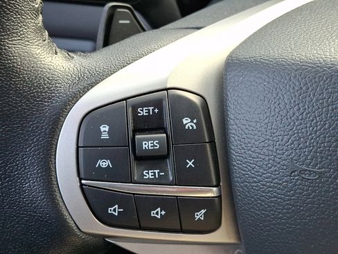 Used 2021 Ford Explorer Limited w/ Equipment Group 301A image 24