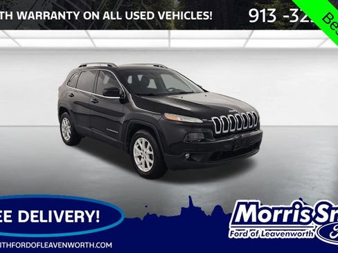 Used 2017 Jeep Cherokee Latitude w/ Comfort & Sound Group AWD/4WD image 1