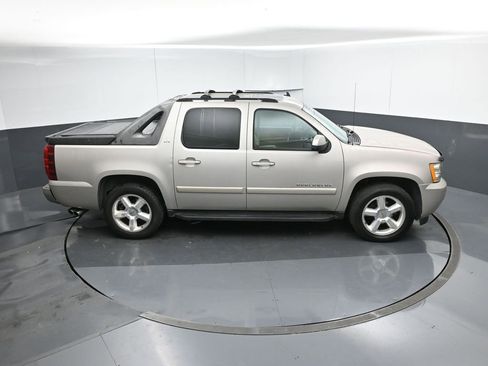 Used 2007 Chevrolet Avalanche LTZ w/ LTZ Preferred Equipment Group image 45
