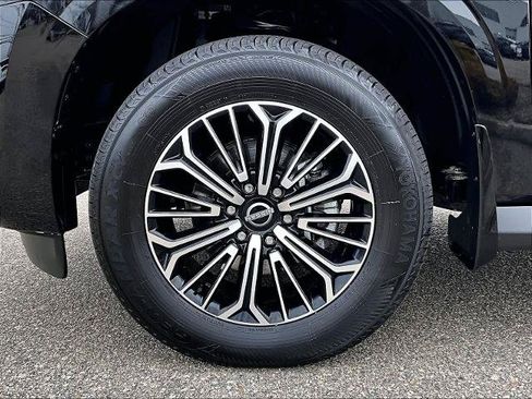 Certified 2025 Nissan Armada SL AWD/4WD image 7