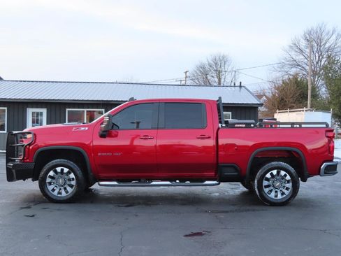 Used 2024 Chevrolet Silverado 2500 LT AWD/4WD image 3