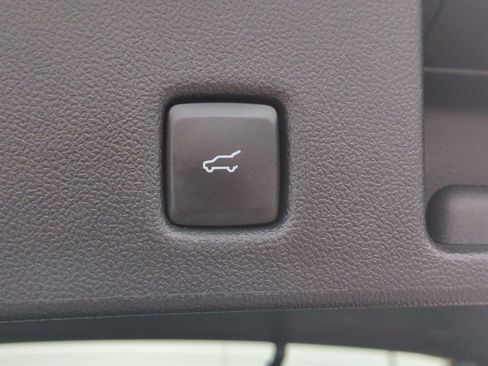Used 2025 Ford Escape ST-Line Select AWD/4WD image 33