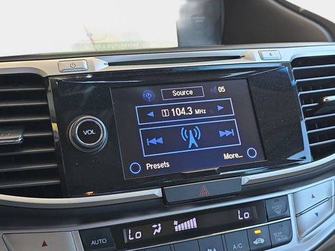 Used 2014 Honda Accord Touring image 23