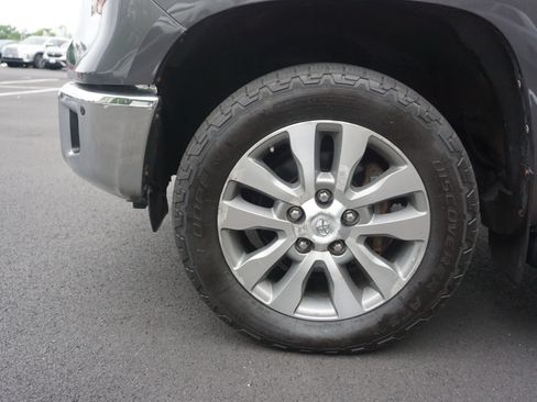 Used 2015 Toyota Tundra Limited w/ Limited Premium Package AWD/4WD image 6