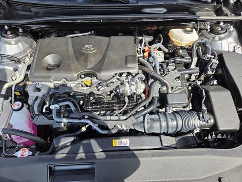 Used 2025 Toyota Camry SE FWD image 31