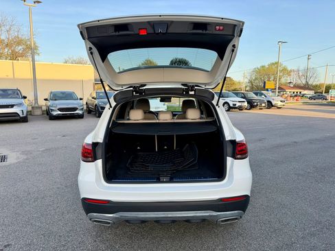 Used 2022 Mercedes-Benz GLC 300 4MATIC w/ Multimedia Package Lite image 10