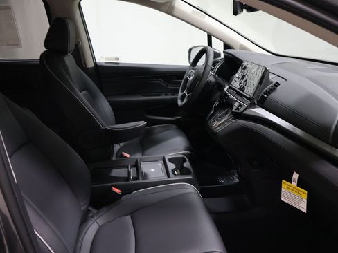 New 2026 Honda Odyssey Touring image 18
