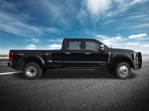 Used 2025 Ford F450 King Ranch w/ Chrome Package image 24