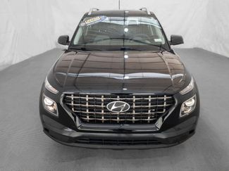 Used 2024 Hyundai Venue SEL video 2