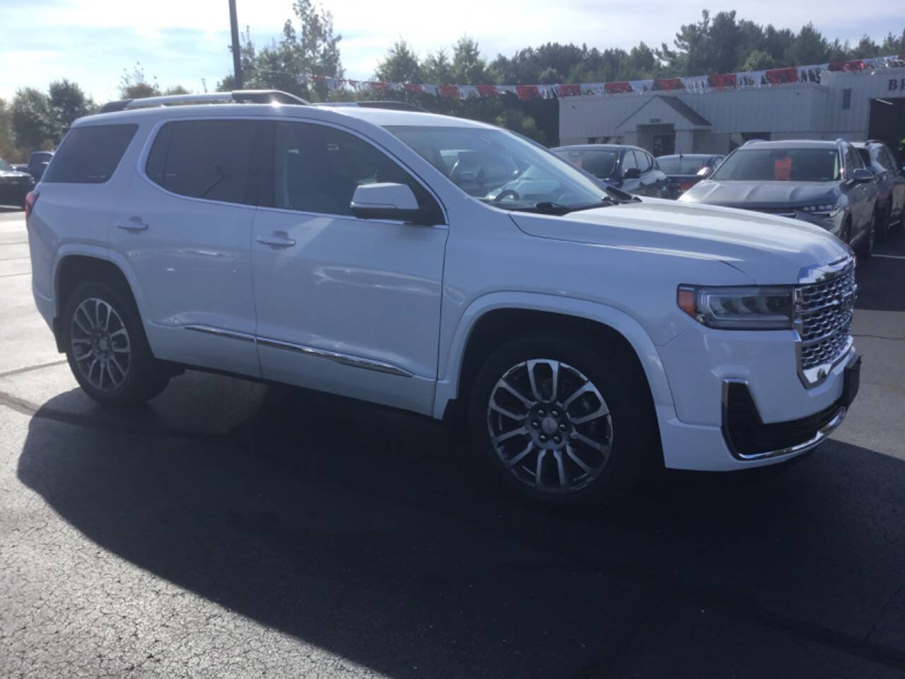 Used 2021 GMC Acadia Denali w/ Denali Ultimate Package AWD/4WD image 7