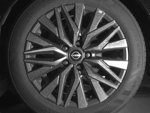 Used 2025 Nissan Altima 2.5 SV FWD image 14