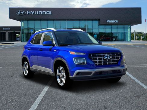 New 2026 Hyundai Venue SEL FWD image 11