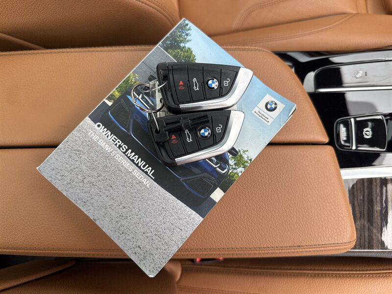 Used 2021 BMW 540i xDrive w/ Premium Package AWD/4WD image 31