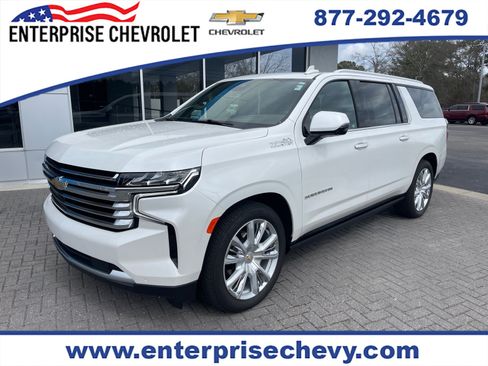Used 2024 Chevrolet Suburban High Country RWD image 1