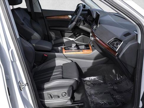 Used 2023 Audi Q5 Premium Plus w/ Premium Plus Package image 26