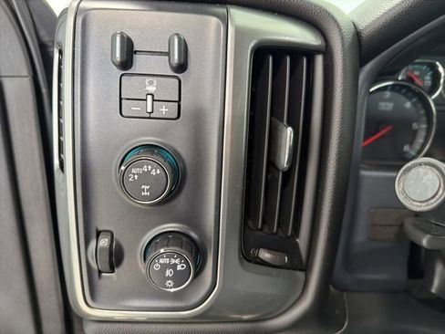 Used 2018 Chevrolet Silverado 1500 LT w/ All Star Edition image 15