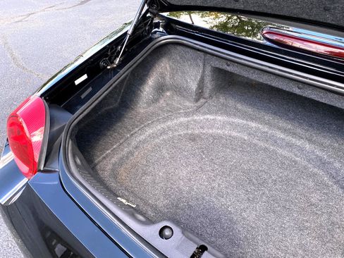 Used 2002 Ford Thunderbird Deluxe image 38