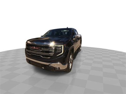 Certified 2022 GMC Sierra 1500 SLT w/ SLT Premium Plus Package image 5