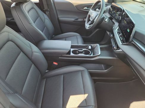 Used 2025 Chevrolet Equinox LT w/ Convenience Package II FWD image 14