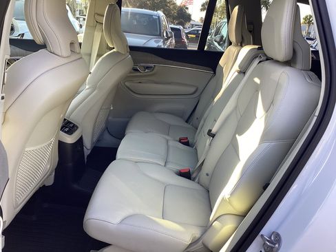 Certified 2025 Volvo XC90 T8 Plus w/ Protection Package Premier image 32