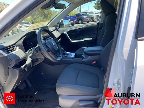Certified 2024 Toyota RAV4 LE AWD/4WD image 31