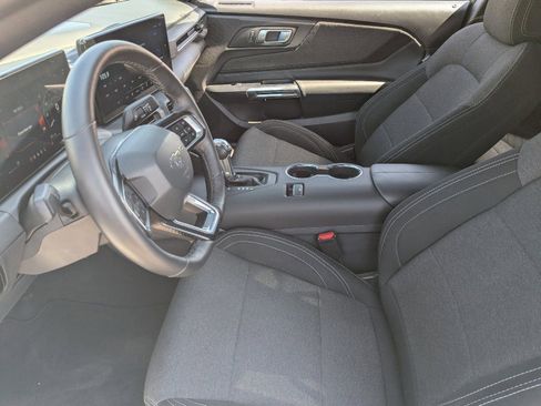 Used 2025 Ford Mustang Coupe image 22
