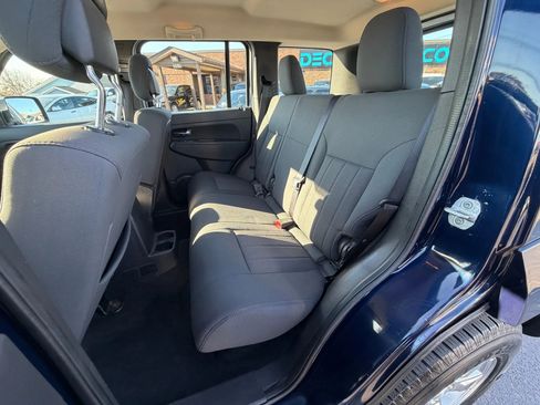 Used 2012 Jeep Liberty Sport image 12