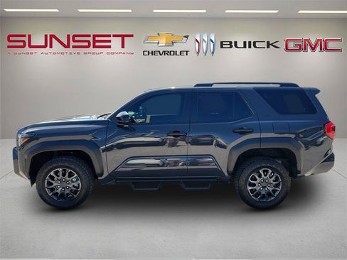 Used 2025 Toyota 4Runner SR5 RWD image 7