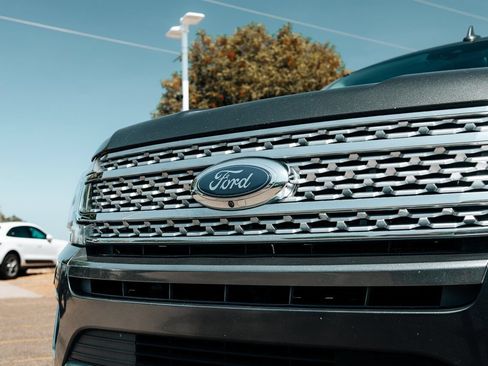 Used 2019 Ford Expedition Max Platinum AWD/4WD image 10