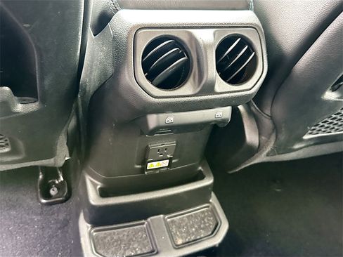 Used 2022 Jeep Wrangler Unlimited Rubicon 4xe image 28