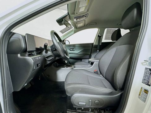Used 2025 Hyundai Kona SEL image 17