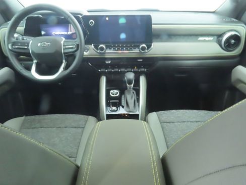 Used 2024 Chevrolet Colorado ZR2 w/ Technology Package image 13