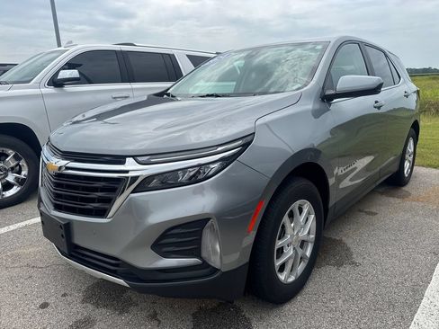 Used 2024 Chevrolet Equinox LT AWD/4WD image 1