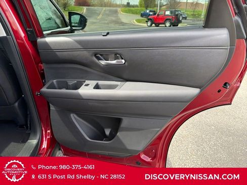 New 2026 Nissan Pathfinder SL w/ SL Premium Package AWD/4WD image 37