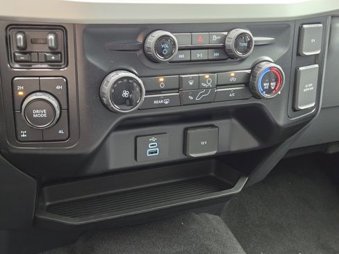 New 2026 Ford F250 XLT w/ FX4 Off-Road Package image 28