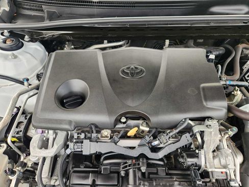 Used 2019 Toyota Camry XLE FWD image 31