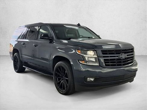 Used 2019 Chevrolet Suburban Premier AWD/4WD image 3