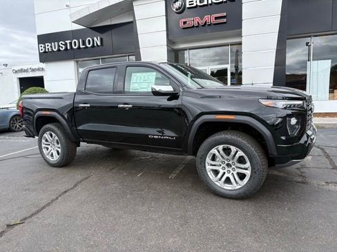 New 2026 GMC Canyon Denali w/ LPO, Denali Black Edition image 2