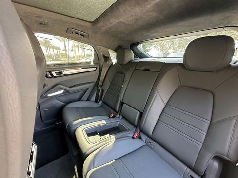 Certified 2023 Porsche Cayenne Turbo AWD/4WD image 32