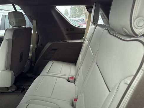 Used 2025 GMC Yukon Denali w/ Denali Reserve Package image 6