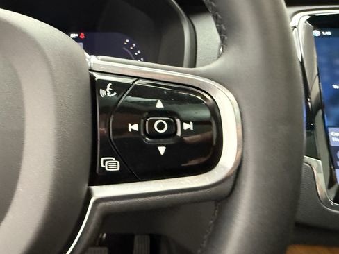 Certified 2023 Volvo XC90 B6 Plus w/ Protection Package Premier AWD/4WD image 18