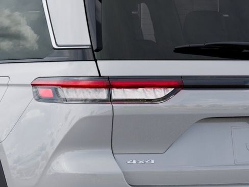 New 2026 Jeep Grand Cherokee Laredo X image 9