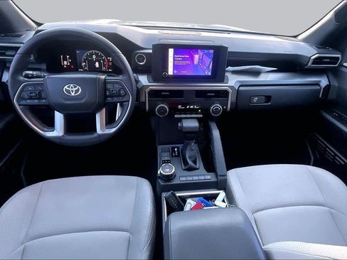 Used 2025 Toyota 4Runner SR5 AWD/4WD image 15