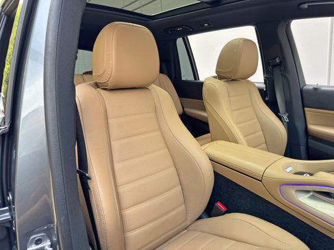 Used 2024 Mercedes-Benz GLS 450 4MATIC image 45