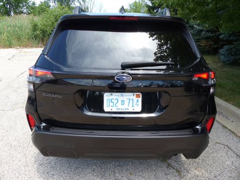 Used 2025 Subaru Forester Premium w/ Convenience Package #1 AWD/4WD image 8