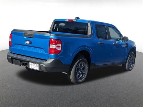 New 2025 Ford Maverick XLT w/ Equipment Group 301A image 3