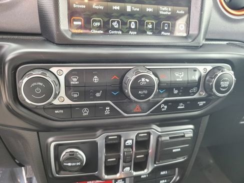 Used 2022 Jeep Gladiator Mojave w/ LED Lighting Group AWD/4WD image 24