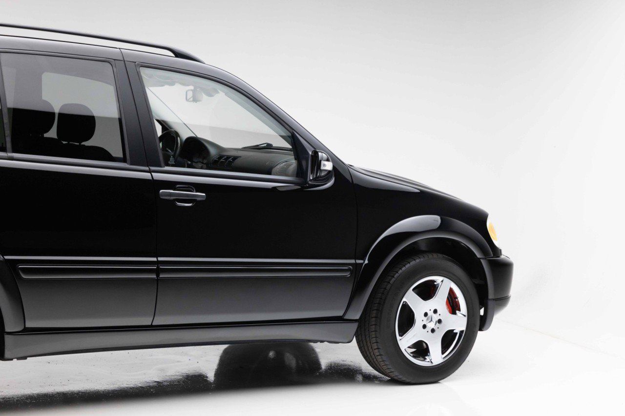 Used 2002 Mercedes-Benz ML 55 AMG 4MATIC image 31